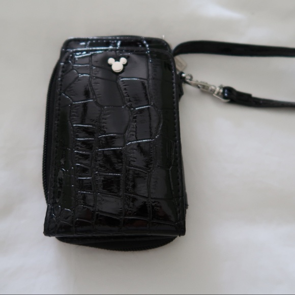 Disney Phone Case/Wallet Fits Iphone 4 - Picture 1 of 3